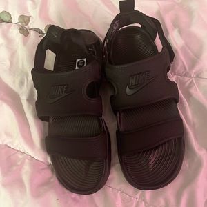 Black Nike Sandals never Worn